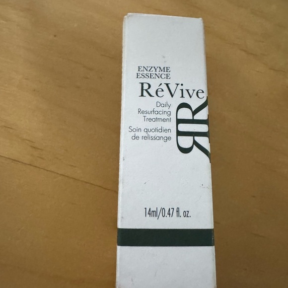 Revive Enzyme Essence Daily Resurfacing Treatment - Picture 1 of 6
